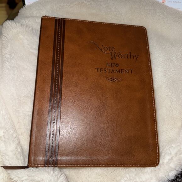 NKJV New Testament Note Worthy Collection Leather Bound GOOD w 12 USED Pages - Picture 1 of 16